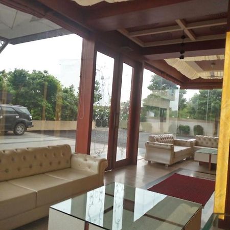 Mnr Resort Pipariā Exterior photo