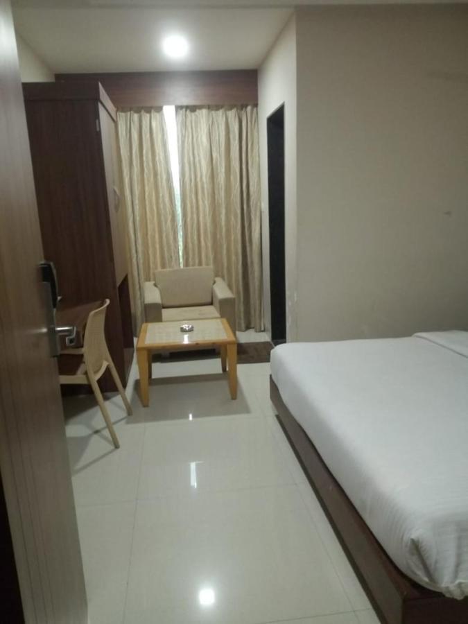 Mnr Resort Pipariā Exterior photo